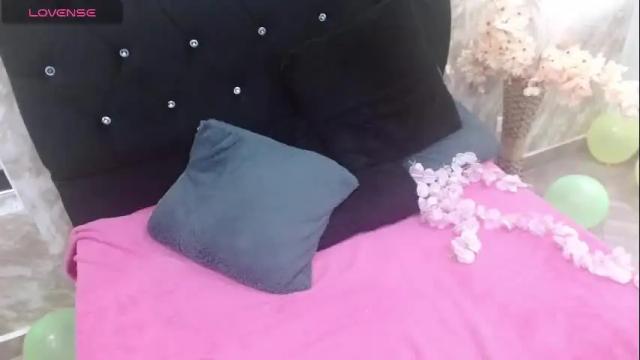 Image 6 of violetta_jhonson_v Stream on Chaturbate on 4 months ago