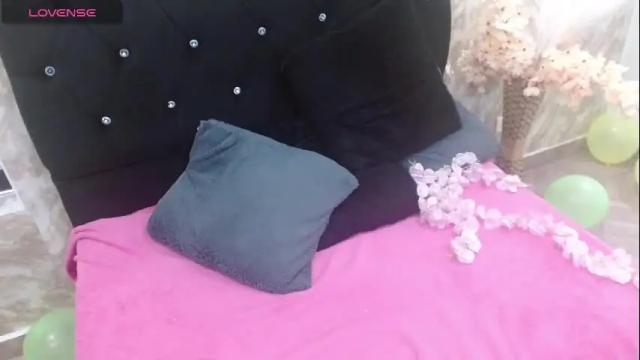 Image 8 of violetta_jhonson_v Stream on Chaturbate on 4 months ago