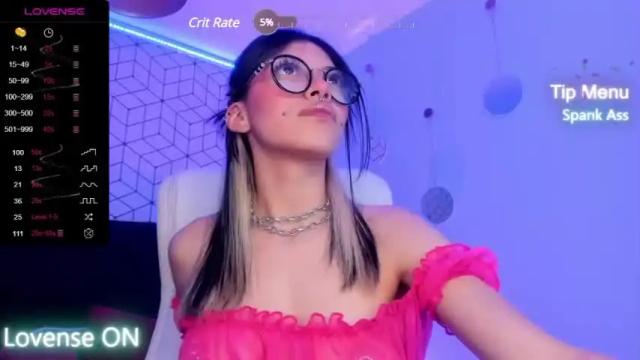 Image 6 of violetta_nur Stream on Chaturbate on 13 months ago