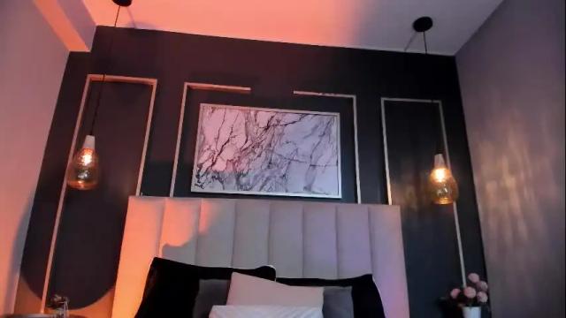 Image 3 of violetta_nur Stream on Chaturbate on 12 days ago
