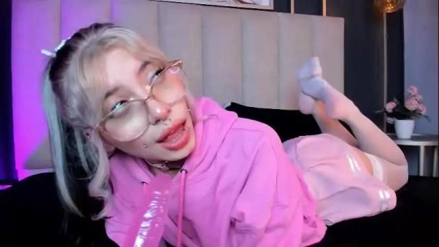 Image 6 of violetta_nur Stream on Chaturbate on 7 days ago