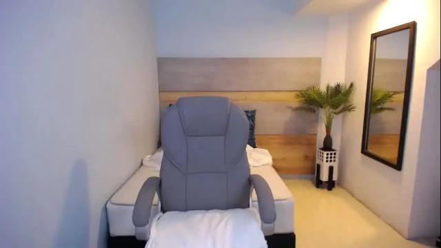 Image 4 of violetta_rainbow Stream on Chaturbate on 23 days ago