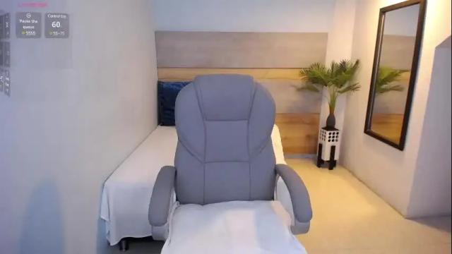 Image 3 of violetta_rainbow Stream on Chaturbate on 22 days ago
