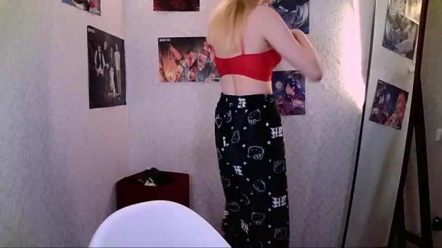 Image 12 of violetta_xbaby Stream on Chaturbate on 18 months ago