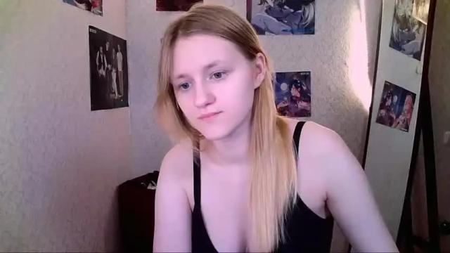 Image 3 of violetta_xbaby Stream on Chaturbate on 18 months ago