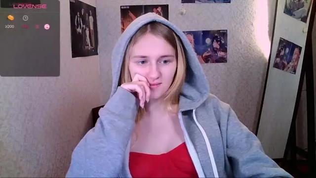 Image 10 of violetta_xbaby Stream on Chaturbate on 21 months ago