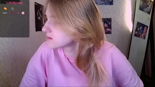 Image 4 of violetta_xbaby Stream on Chaturbate on 21 months ago