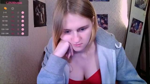 Image 8 of violetta_xbaby Stream on Chaturbate on 21 months ago