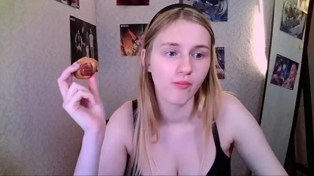 Image 9 of violetta_xbaby Stream on Chaturbate on 17 months ago