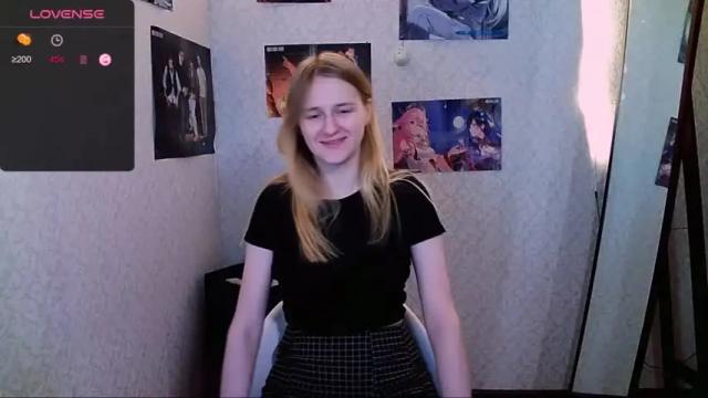 Image 5 of violetta_xbaby Stream on Chaturbate on 17 months ago