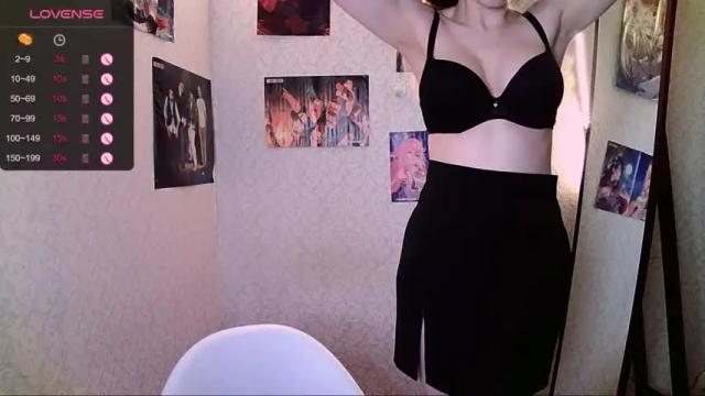 Image 9 of violetta_xbaby Stream on Chaturbate on 17 months ago