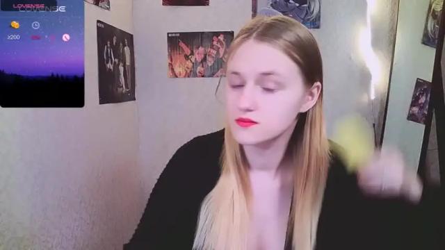 Image 2 of violetta_xbaby Stream on Chaturbate on 16 months ago