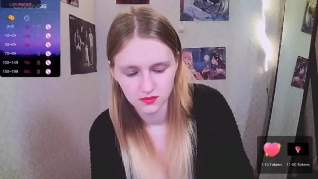 Image 3 of violetta_xbaby Stream on Chaturbate on 16 months ago