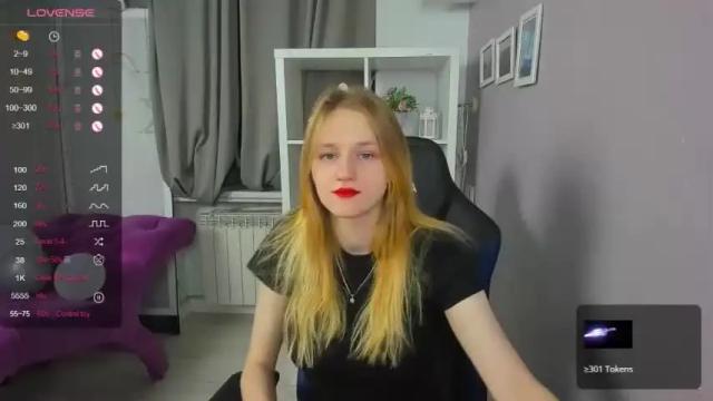 Image 2 of violetta_xbaby Stream on Chaturbate on 16 months ago