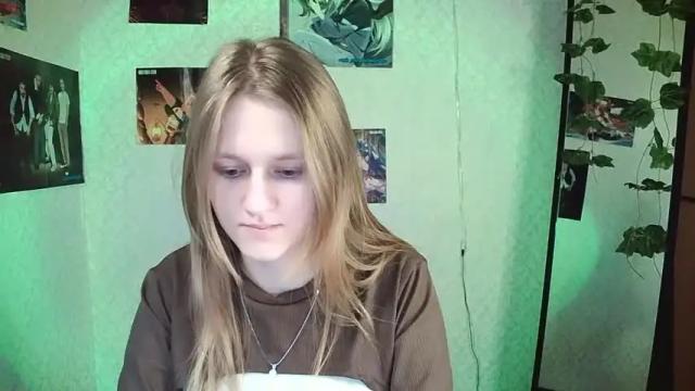 Image 2 of violetta_xbaby Stream on Chaturbate on 12 months ago