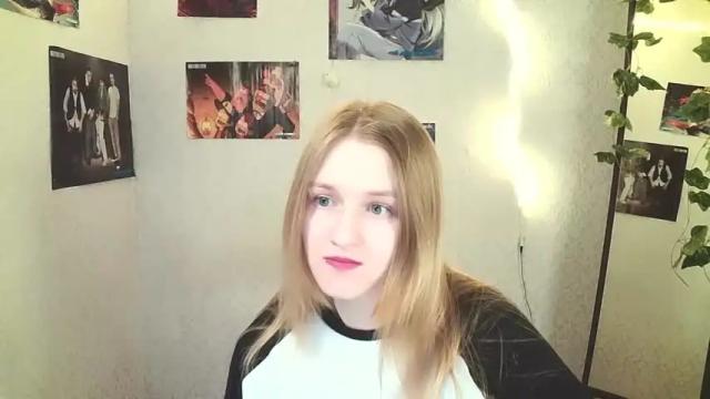 Image 3 of violetta_xbaby Stream on Chaturbate on 11 months ago