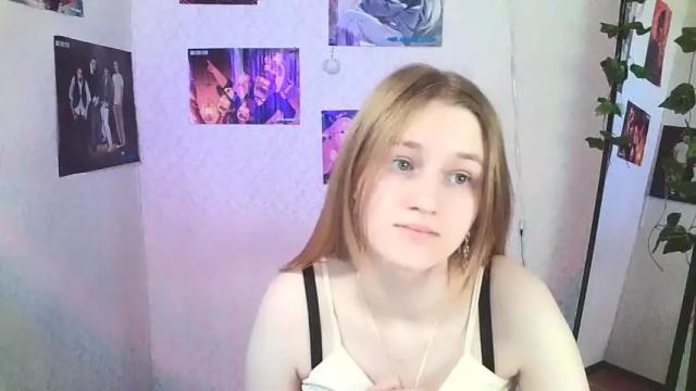 Image 4 of violetta_xbaby Stream on Chaturbate on 11 months ago