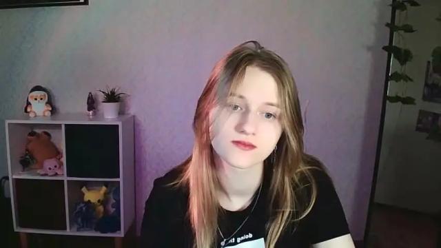 Image 12 of violetta_xbaby Stream on Chaturbate on 11 months ago