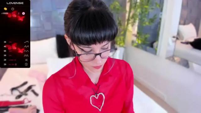 Image 6 of violettacolins Stream on Chaturbate on 18 months ago