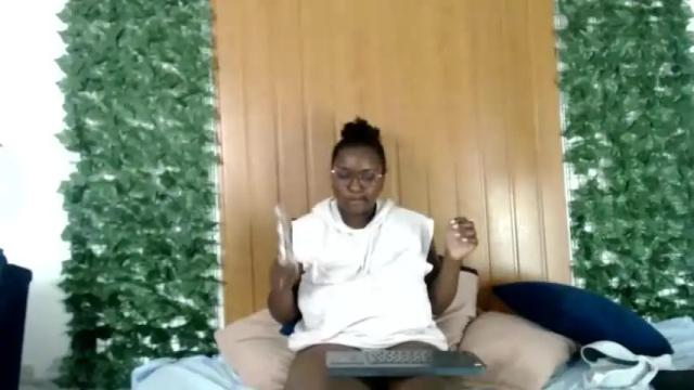 Image 11 of violettathompson Stream on Chaturbate on 17 months ago