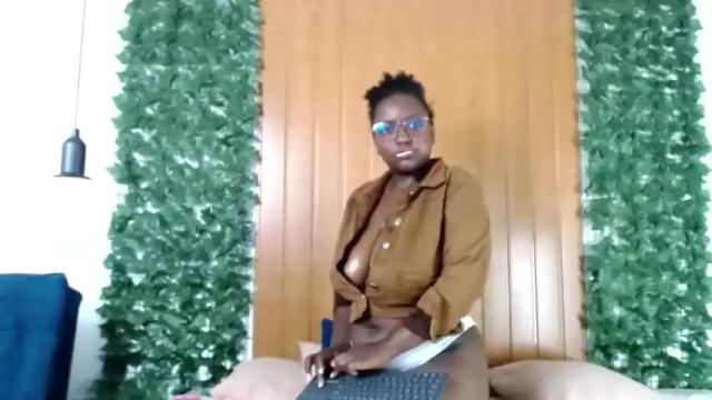 Image 3 of violettathompson Stream on Chaturbate on 17 months ago