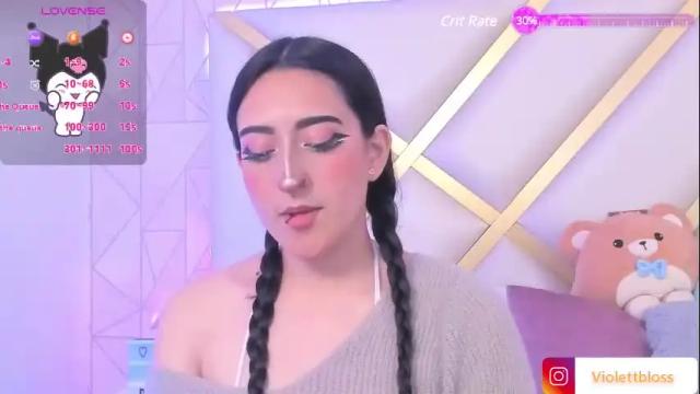 Image 2 of violettbloss Stream on Chaturbate on 27 days ago