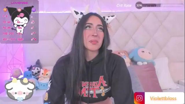 Image 11 of violettbloss Stream on Chaturbate on 7 days ago