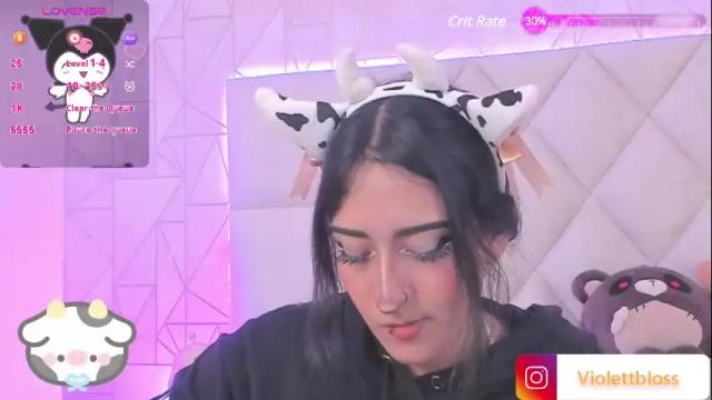 Image 4 of violettbloss Stream on Chaturbate on 7 days ago