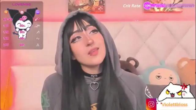 Image 8 of violettbloss Stream on Chaturbate on 29 days ago