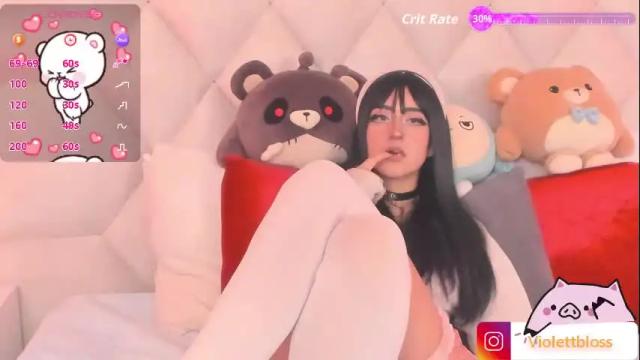 Image 4 of violettbloss Stream on Chaturbate on 28 days ago