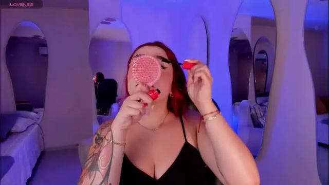 Image 3 of violettcastel Stream on Chaturbate on 1 month ago