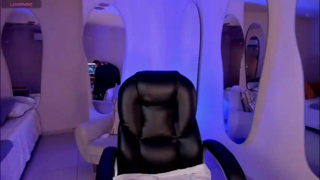 Image 4 of violettcastel Stream on Chaturbate on 1 month ago