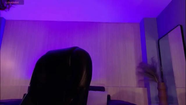 Image 7 of violettcastel Stream on Chaturbate on 27 days ago