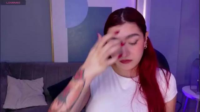 Image 3 of violettcastel Stream on Chaturbate on 29 days ago