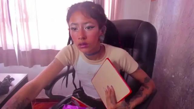 Image 4 of violette_11 Stream on Chaturbate on 24 months ago