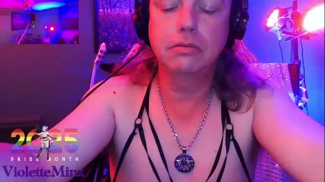 Image 3 of violetteminx Stream on Chaturbate on 1 month ago