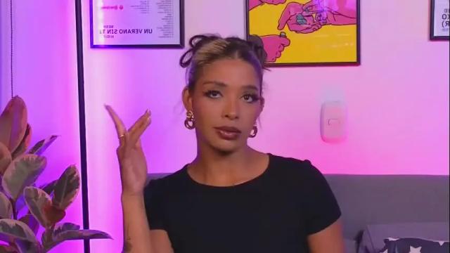 Image 3 of violettgrey_ Stream on Chaturbate on 1 month ago