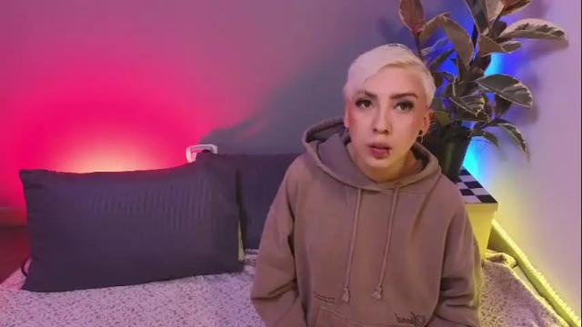 Image 2 of violettgrey_ Stream on Chaturbate on 6 days ago