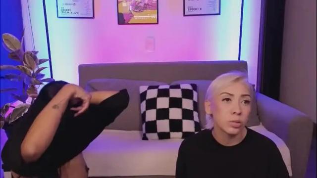 Image 3 of violettgrey_ Stream on Chaturbate on 1 month ago