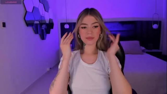 Image 6 of violetthansson Stream on Chaturbate on 1 month ago