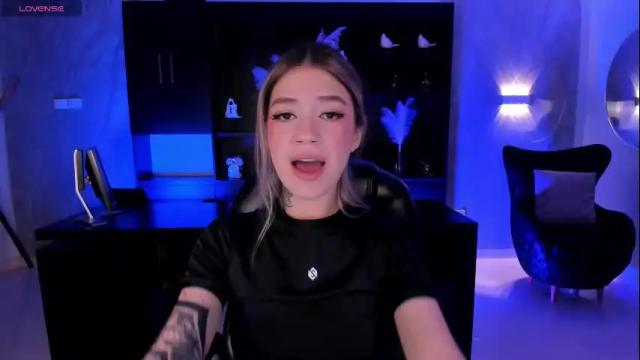Image 4 of violetthansson Stream on Chaturbate on 6 days ago