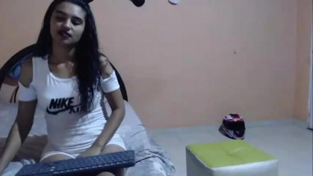 Image 2 of violettommy Stream on Chaturbate on 26 months ago