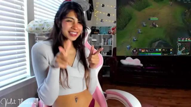 Image 11 of violetttflowers Stream on Chaturbate on 16 months ago