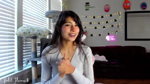 Image 2 of violetttflowers Stream on Chaturbate on 16 months ago
