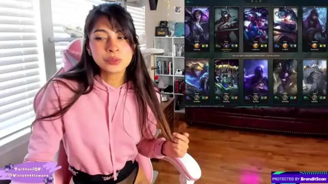 Image 7 of violetttflowers Stream on Chaturbate on 15 months ago