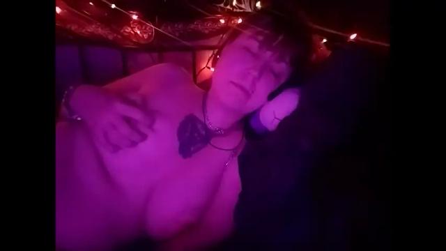 Image 4 of violeturge Stream on Chaturbate on 19 months ago