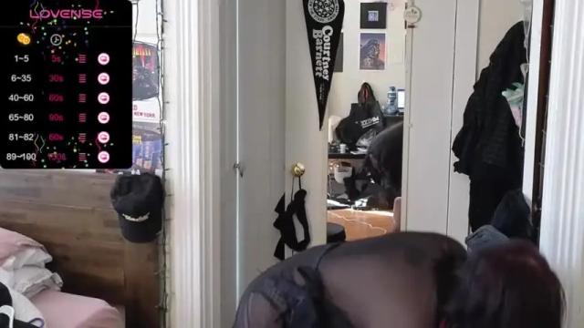 Image 2 of violetwinter666 Stream on Chaturbate on 14 months ago