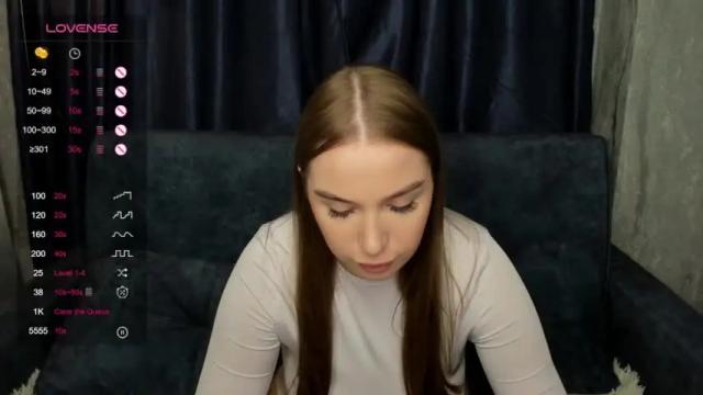 Image 4 of violla_oliver Stream on Chaturbate on 15 months ago