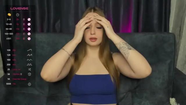 Image 2 of violla_oliver Stream on Chaturbate on 14 months ago