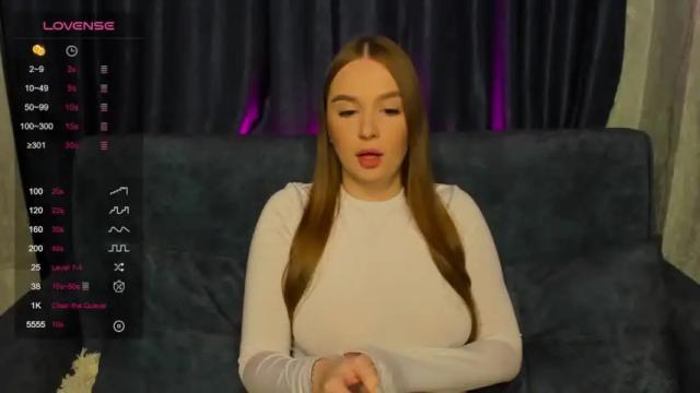 Image 8 of violla_oliver Stream on Chaturbate on 14 months ago